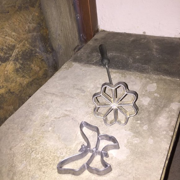 vintage cookie cutter - Picture 1 of 3